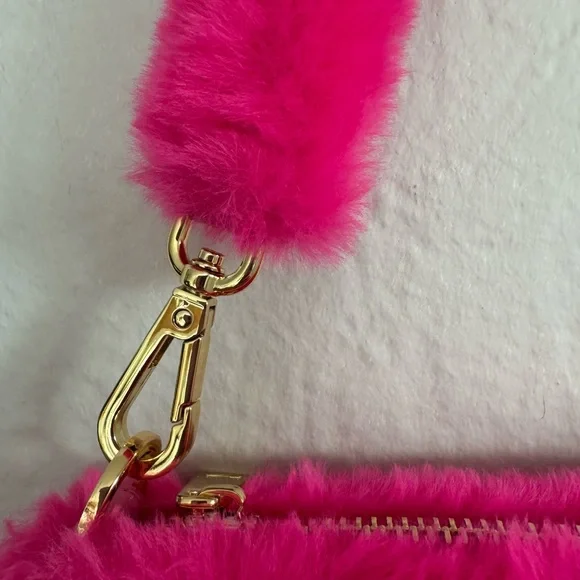 Faux Fur Pink Shoulder Bag - Picture 5 of 10